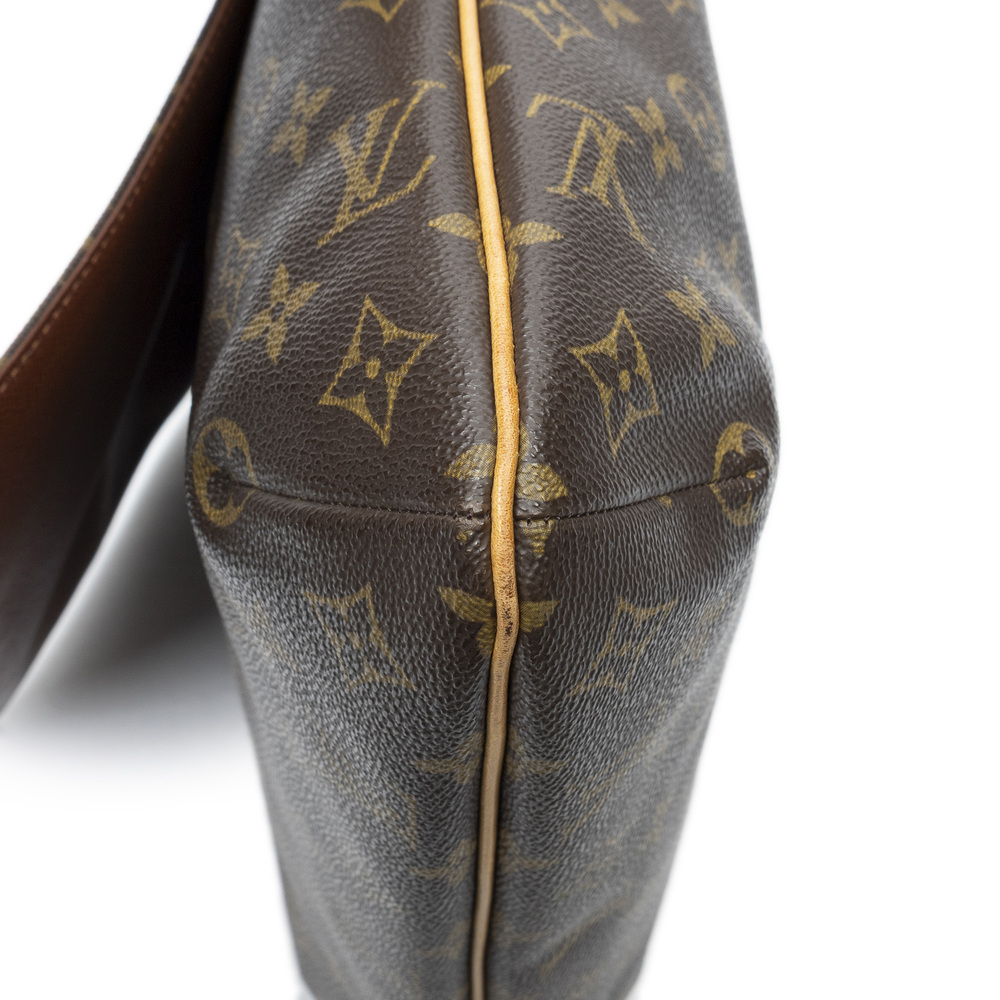 Louis Vuitton Musette - Picture 7 of 10